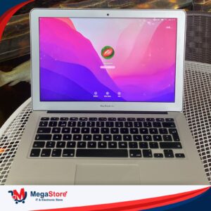 APPLE MACBOOK AIR A1466 2017 PROCESSOR 1,8 GHZ DUAL-CORE INTEL6 CORE I5 RAM 8 GB 1600 MHz DDR3 GRAPHICS 6000 1536 MB SSD 256 GB GARANSI 3 BULAN