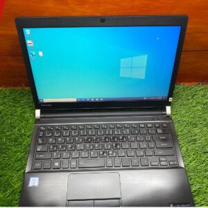 SEKEN TOSHIBA DYNABOOK R73/BN INTEL CORE I5-7200U CPU @2.50 GHz (4 CPUs) 2.7 GHz RAM 8 GB DDR4 SSD 128 GB LAYAR 14” HD WIN 10 BLACK” GARANSI 3 BULAN
